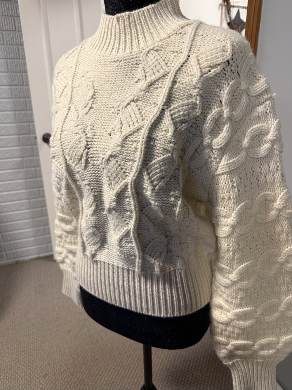 NOVA VINTAGE Cream Cable Knit Mock Neck Sweater best for Small - Picture 3 of 6